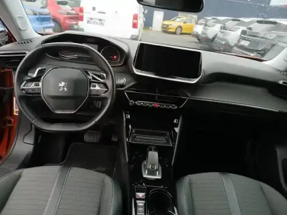 Photo 10 Peugeot 2008  BlueHDi 130 S&S EAT8