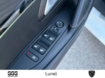 Photo 11 Peugeot 208  Electrique 50 kWh 136ch