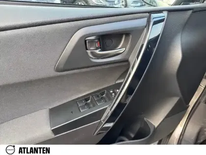 Photo 16 Toyota Auris Gén. II Ph2 NG Design 5