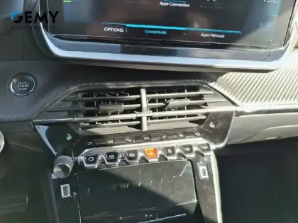 Photo 33 Peugeot 2008 Gén. II Ph2 GT 5