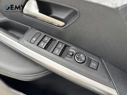 Photo 42 Peugeot 3008  Hybrid 136 e-DCS6