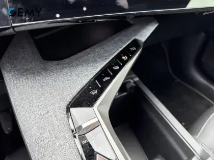 Photo 44 Peugeot 3008  Hybrid 136 e-DCS6