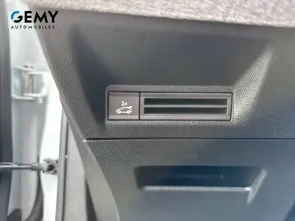 Photo 64 Peugeot 3008  Hybrid 136 e-DCS6