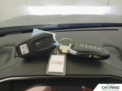 Photo 13 Peugeot 2008  PureTech 130 S&S BVM6