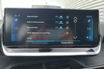 Photo 27 Peugeot 208  PureTech 100 S&S BVM6