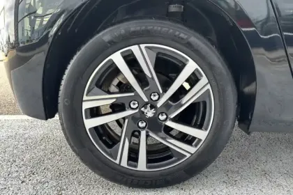 Photo 13 Peugeot 208  PureTech 100 S&S BVM6