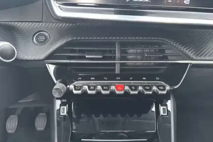 Photo 19 Peugeot 208  PureTech 100 S&S BVM6