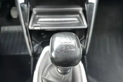 Photo 26 Peugeot 208  PureTech 100 S&S BVM6