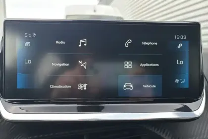 Photo 28 Peugeot 208  PureTech 100 S&S BVM6