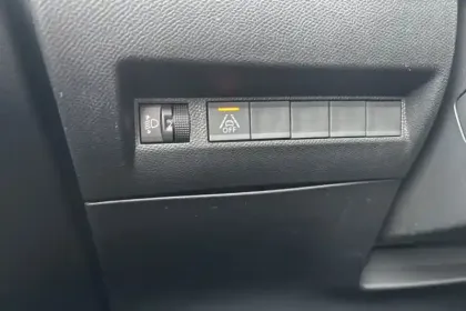 Photo 23 Peugeot 208  PureTech 100 S&S BVM6