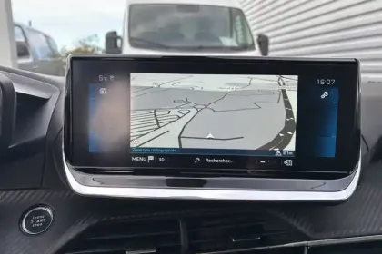 Photo 16 Peugeot 208  PureTech 100 S&S BVM6