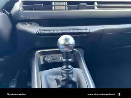 Photo 18 Jeep Avenger  1.2 Turbo T3 100 ch