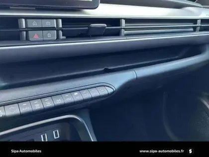 Photo 28 Jeep Avenger  1.2 Turbo T3 100 ch