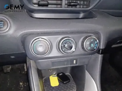 Photo 14 Toyota Yaris  70 VVT-i