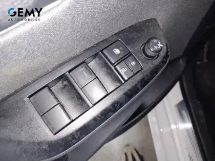 Photo 11 Toyota Yaris  70 VVT-i