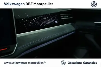 Photo 18 Volkswagen Passat 1.5 eTSI OPF 150 DSG7 R-Line