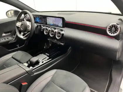 Photo 16 Mercedes Classe A 200 d AMG Line