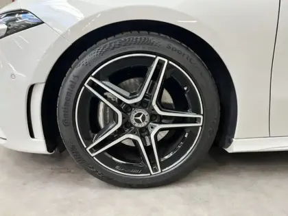 Photo 8 Mercedes Classe A 200 d AMG Line