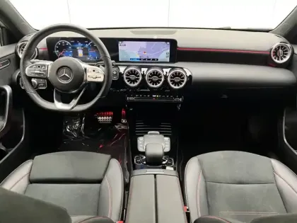 Photo 10 Mercedes Classe A 200 d AMG Line