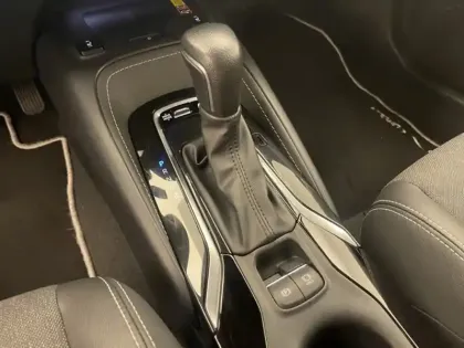 Photo 12 Toyota Corolla Hybride 1.8L 140h Design MY24