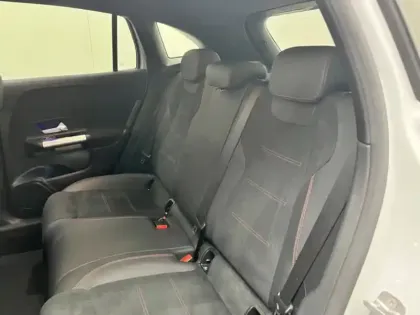 Photo 12 Mercedes GLA 200 d AMG Line