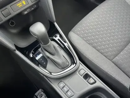 Photo 15 Toyota Yaris 1.5 HYBRID 116H DESIGN