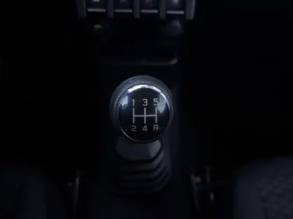 Photo 14 Suzuki Jimny  1.5 VVT Privilège