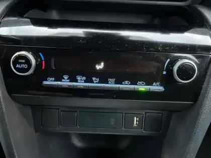 Photo 13 Toyota Yaris  Cross 116h Dynamic MY22