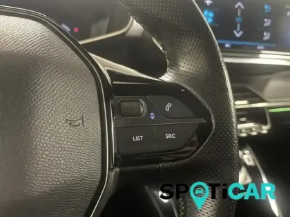 Photo 13 Peugeot 2008  e- 136ch GT Line