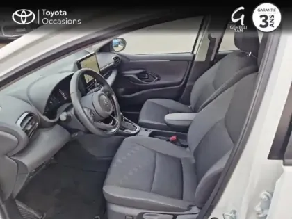 Photo 10 Toyota Yaris  116h Design 5p MC24