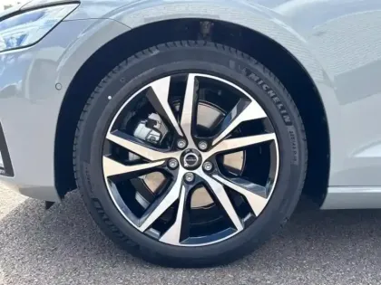 Photo 6 Volvo V60  B4 197ch Plus Style Dark DCT 7