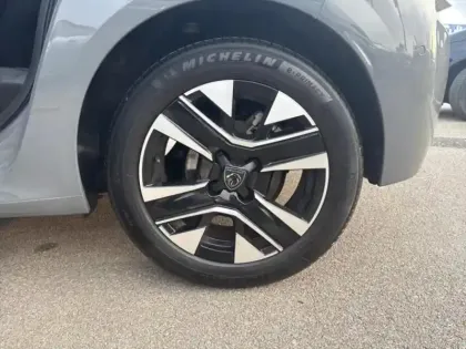 Photo 7 Peugeot 208  1.2 Hybrid 110ch Allure e-DCS6