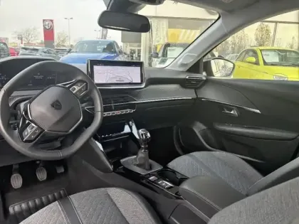 Photo 12 Peugeot 208  1.2 Hybrid 110ch Allure e-DCS6