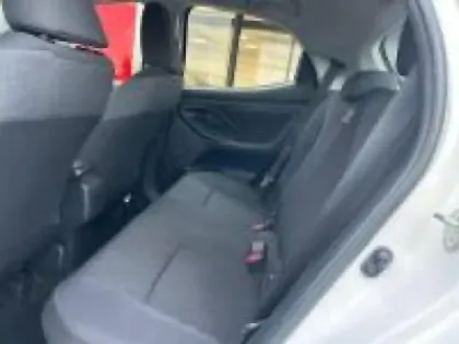 Photo 17 Toyota Yaris  116h Dynamic 5p MC23 RDS