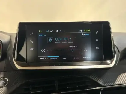 Photo 12 Peugeot 208  e- 136ch Style