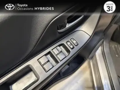 Photo 13 Toyota Yaris  100h Dynamic 5p RC19