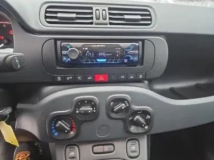 Photo 11 Fiat Panda  1.0 70ch BSG S&S