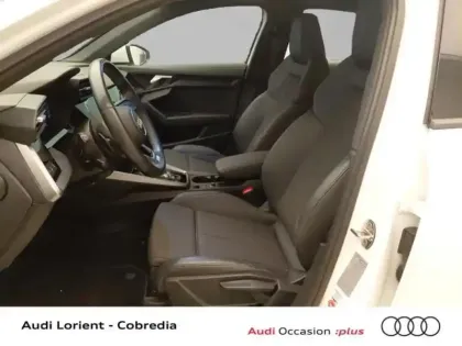 Photo 6 Audi A3  Sportback 35 TFSI 150ch Mild Hybrid S line S tronic 7