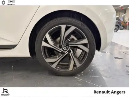 Photo 7 Renault Clio  1.6 E-Tech hybride 145ch Engineered