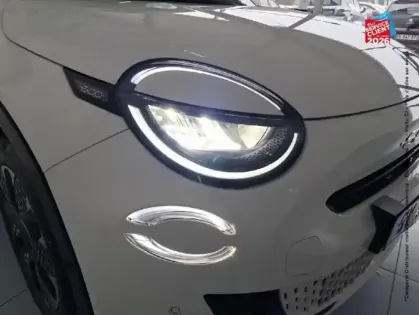 Photo 12 Fiat 600  1.2 Hybrid 100ch La Prima DCT6