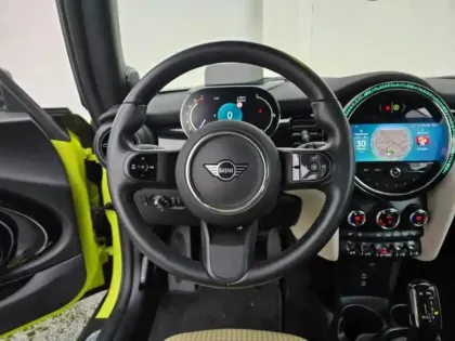 Photo 12 Mini Mini Cabrio Cooper 136ch Edition Premium Plus BVA7