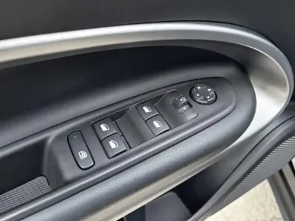 Photo 14 Jeep Avenger  1.2 Turbo T3 100ch MHEV Altitude BVR6 eHybrid