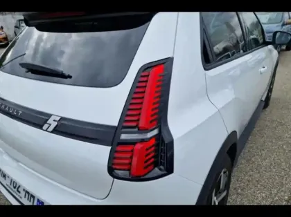 Photo 13 Renault 5  E-Tech Electrique 10ch Techno autonomie confort