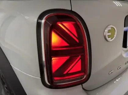 Photo 8 Mini Countryman  Cooper SE 125ch + 95ch Edition Premium ALL4 BVA6