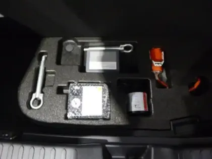 Photo 10 Toyota C-HR  2.0 Hybride 200ch GR Sport Premiere AWD-i NG23