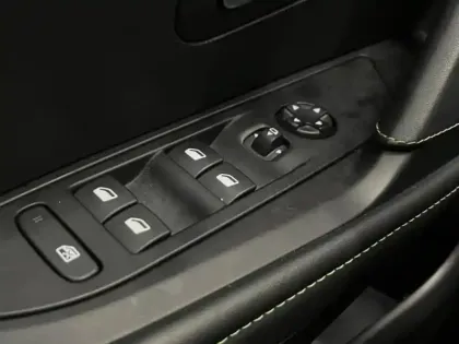 Photo 11 Peugeot 208  1.2 PureTech 100ch S&S GT EAT8