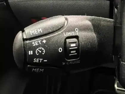 Photo 13 Peugeot 208  1.2 PureTech 100ch S&S GT EAT8