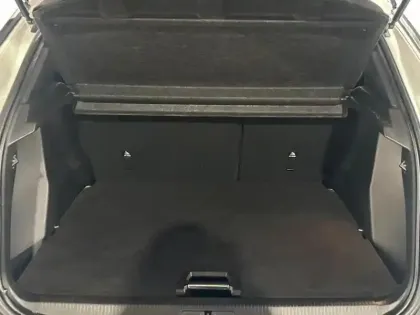 Photo 5 Peugeot 2008  e- 136ch GT