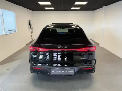 Photo 6 BYD Seal  6 1.5 DM-i 212ch Comfort Lite