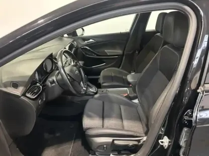 Photo 9 Opel Astra  1.4 Turbo 150ch Innovation Automatique Euro6d-T